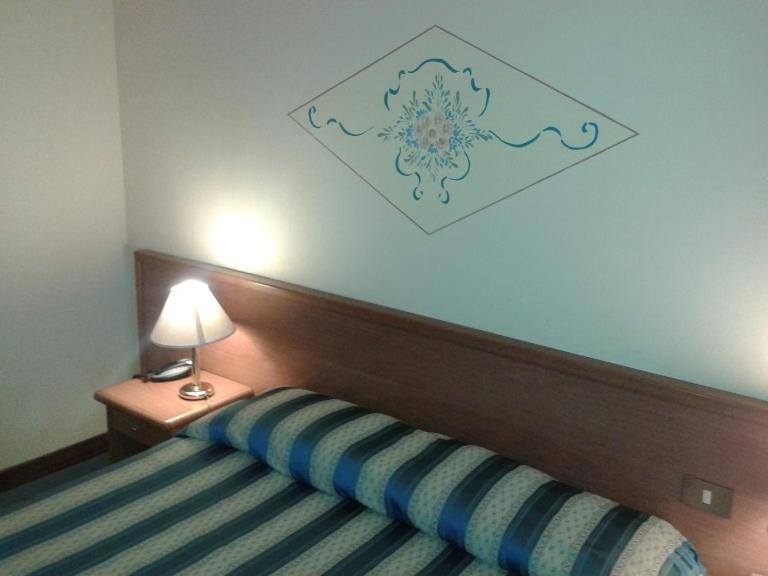 Hotel Casa Rossa Montecatini Terme Rum bild