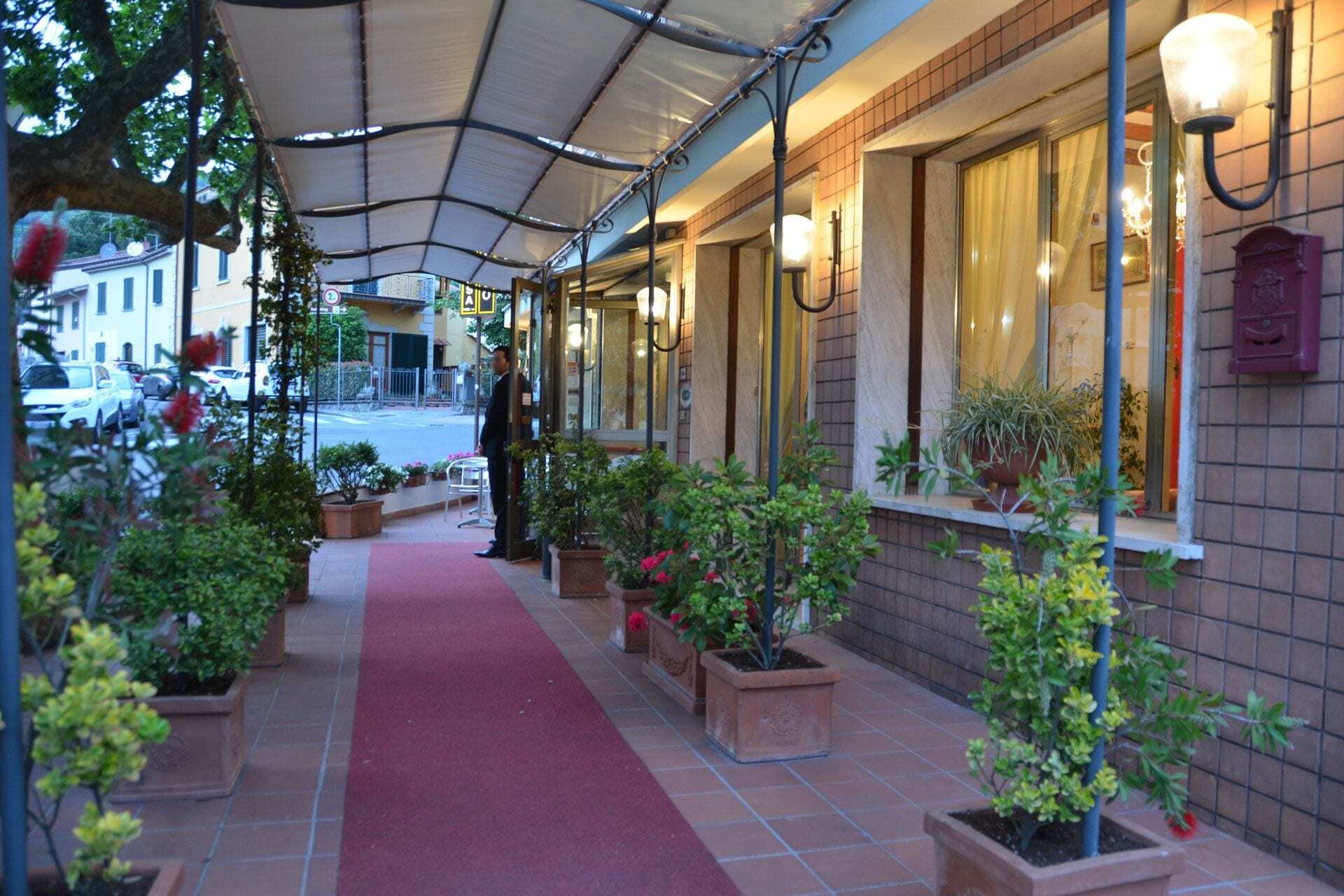Hotel Casa Rossa Montecatini Terme Exteriör bild