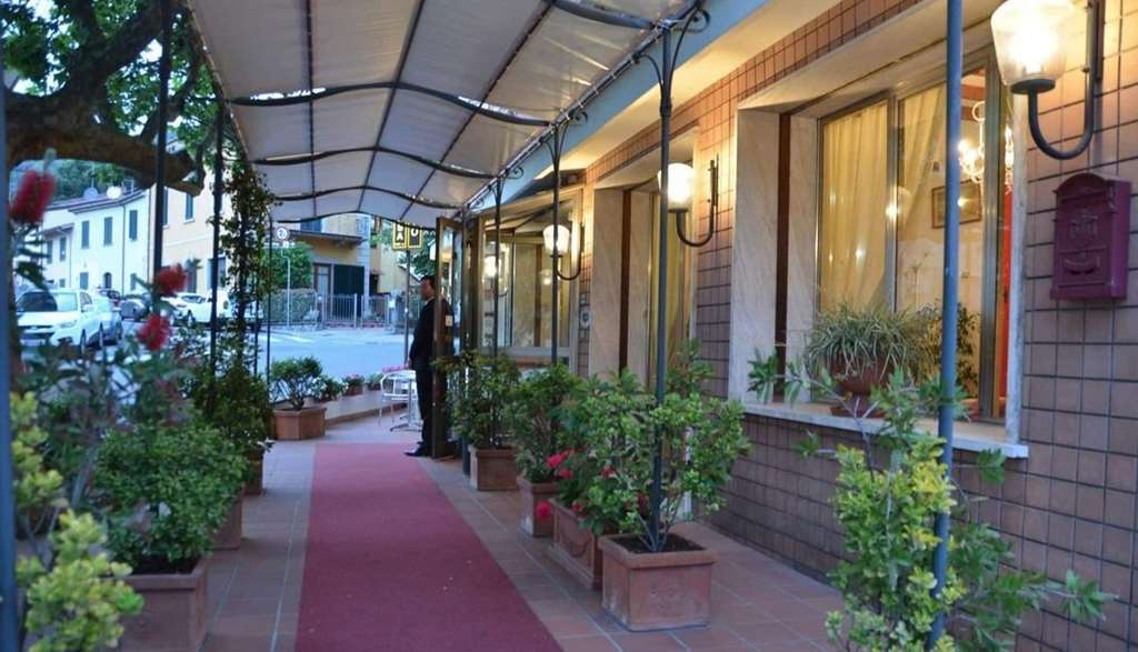 Hotel Casa Rossa Montecatini Terme Exteriör bild